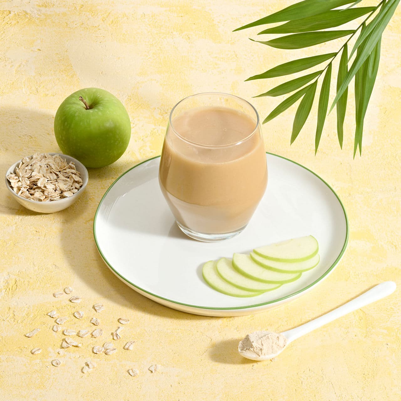 Bevanda Multi Fibre preparata, il bicchiere pronto al gusto mela